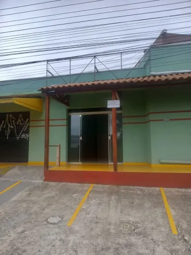 Alugo ponto comercial no Sta Candida R$ 850,00