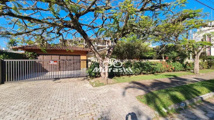 LOCAÇÃO PARA TEMPORADA - Casa com 3 dormitórios para alugar, 166 m² por R$ 1.500/dia - Cen