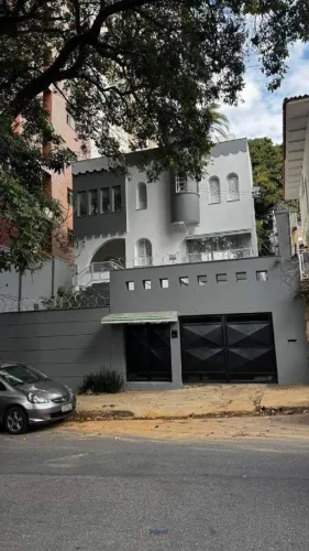 Casa Comercial com 3 Quartos (1 Suíte), 3 Salas e Quintal Frente na COPASA (BH)