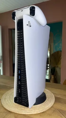 Ps5 slim 1TB com leitor de mídia física