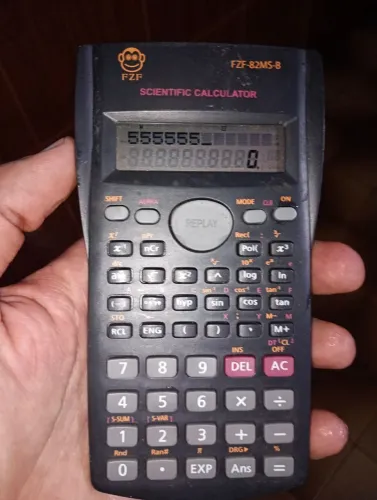 Vendo uma calculadora científica.Entrego