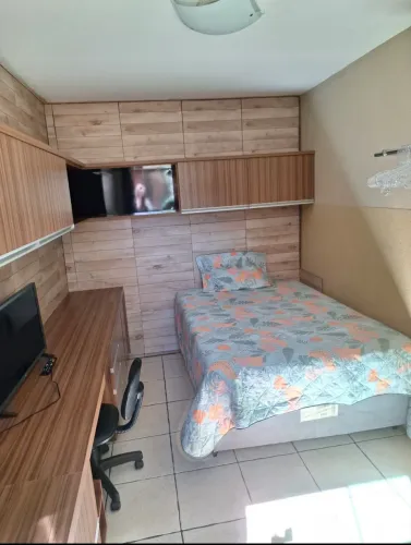 Aluga-se suite mobiliada 