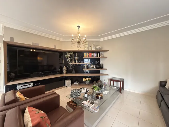 APARTAMENTO 4 DORMITÓRIOS NO ATIRADORES