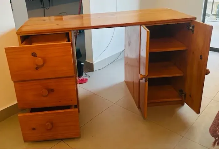 Escrivaninha para computador e afins