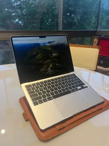 Apple MacBook Air M2 (2022) MLY03LL/A Silver 13.6" 2560 px x 1664 px Apple M2 8GB de Ram