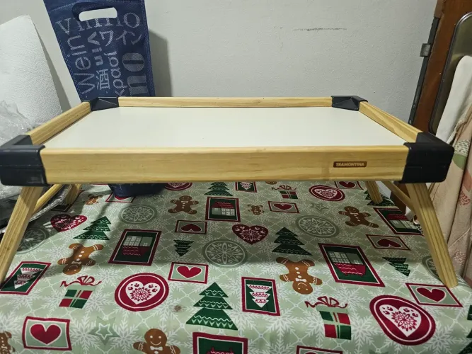 Mesa bandeja para servir a cama