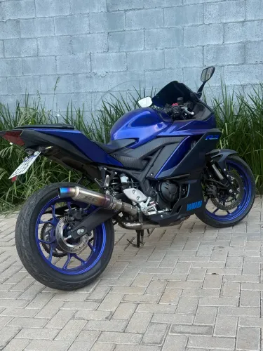 YAMAHA R3