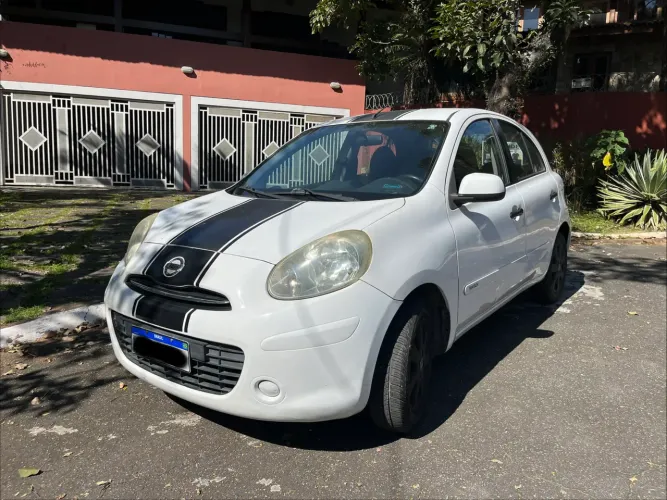 Nissan March SV 1.6 16V Flex Fuel 2013