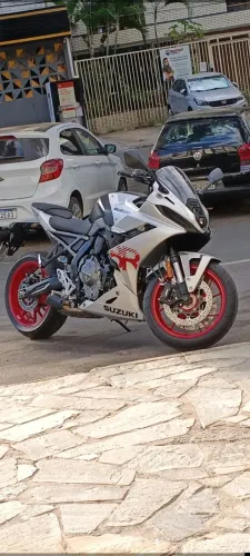 Suzuki gsx8r 2026 100 km rodados 
