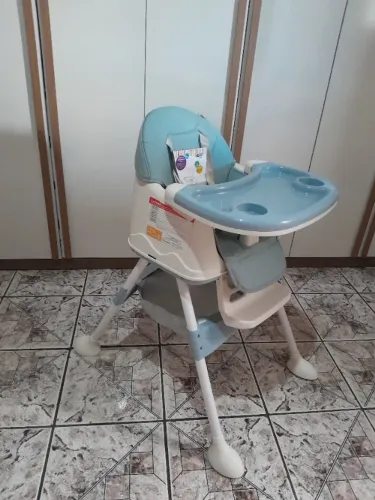 Cadeirinha de alimentação 