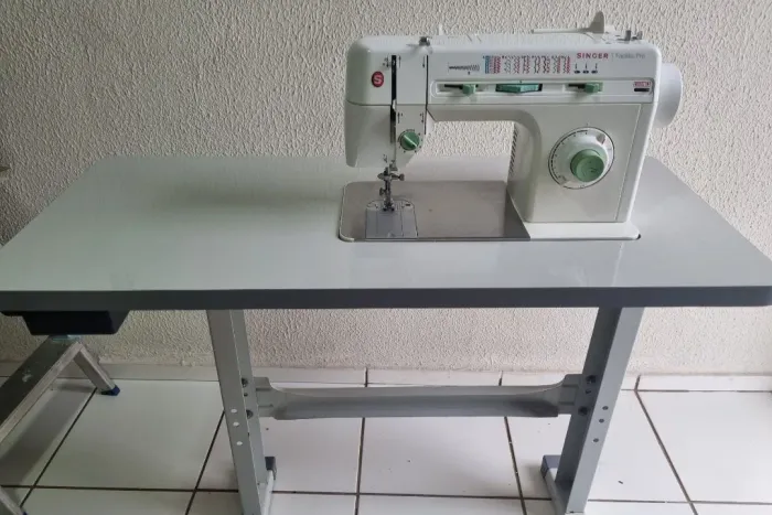 Máquina costura singer Facilita Pro 2968.