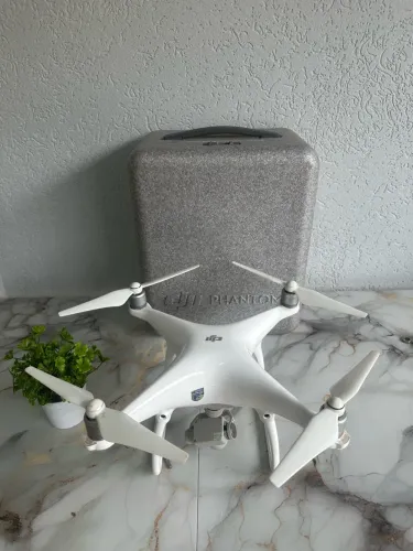 Drone DJI Phantom 4