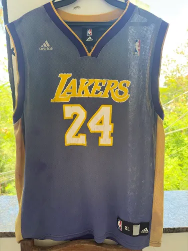 Nba Lakers 24 Bryant, tamanho P/M.