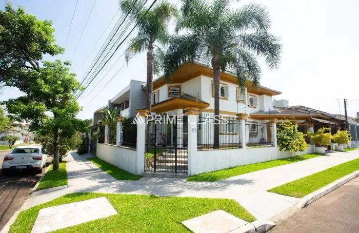 Sobrado 3 dormitórios no Mont Serrat