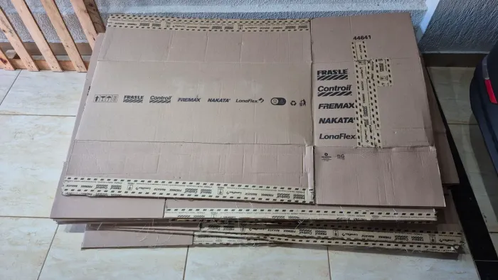 Caixas de papelão tamanho grande ( gigante) 5.00 reais cada, entregamos com taxa.