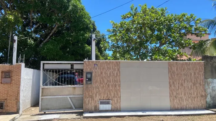 Aluga-se casa em Cabuçu