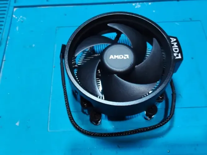 Cooler Original AMD Wraith Stealth (AM4) - NOVO / Com Pasta Térmica