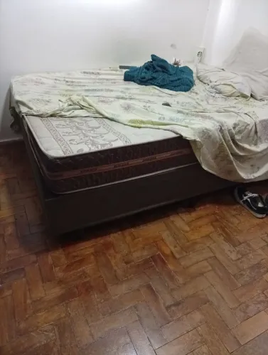 Cama casal - estou de mudança