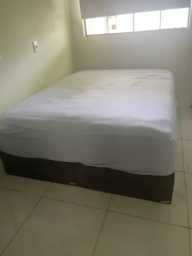? Cama Box Queen Gazin Tower + Colchão - R$650