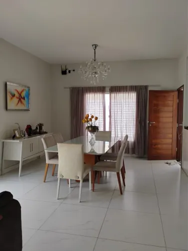 Alugo casa mobiliada no Jardim Coelho Neto