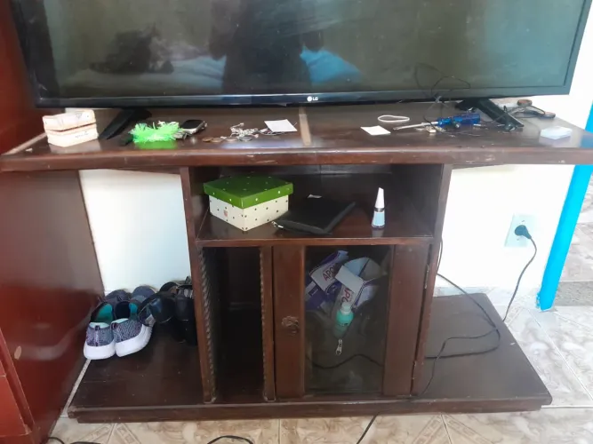 DOAÇÃO - Rack para TV