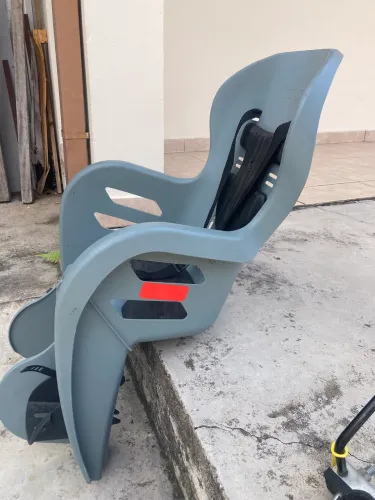 Cadeirinha para bicicleta com suporte
