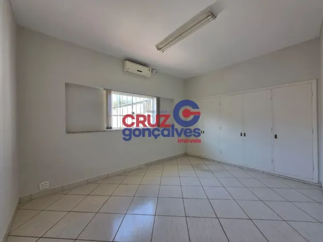 Casa Comercial à Venda e Locação no Centro de Rio Claro