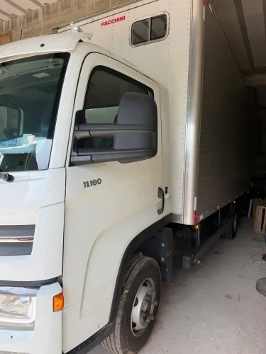 vw 11180 2026 bau 6,20 unico dono com 4500km