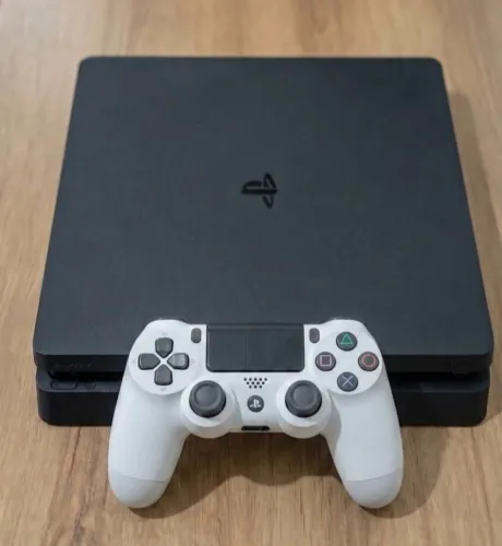 PS4 slim 1 TB