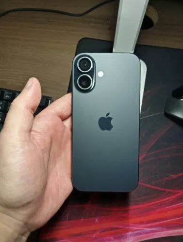 iPhone 16