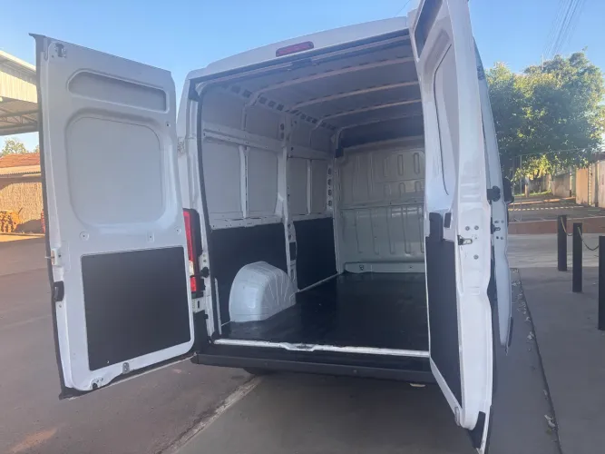 Fiat Ducato Cargo 2.2 Diesel (e6) 2023