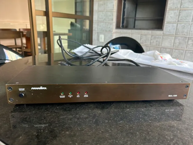 Condicionador de Energia Panamax MAX4300