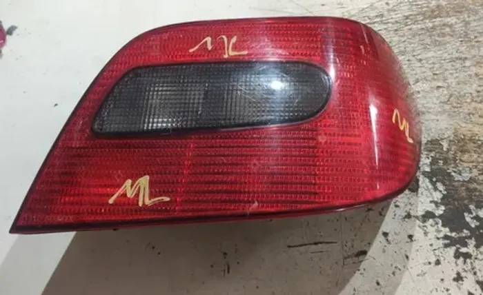 Lanterna Traseira Direita Citroen Xsara 2001 - 2003 Direito Vermelho