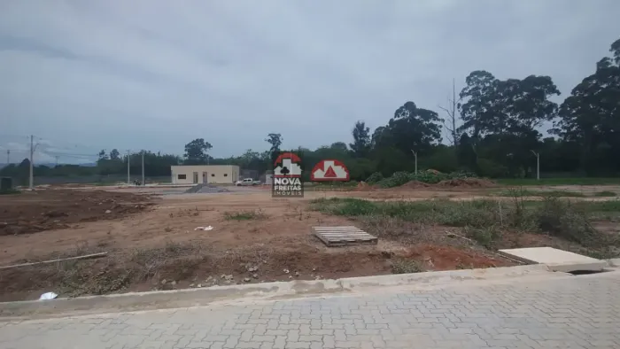 Terreno à venda no Residencial Sol Nascente em Pindamonhangaba