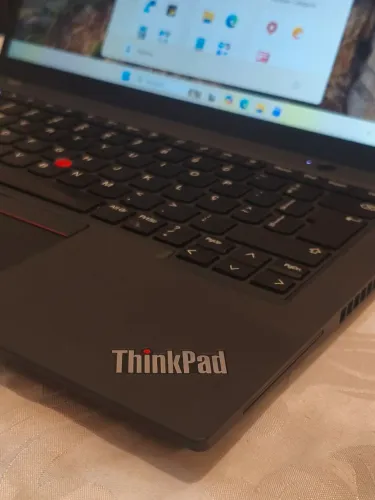 ThinkPad 14 | i7 12th | 16GB de ram | SSD de 240GB