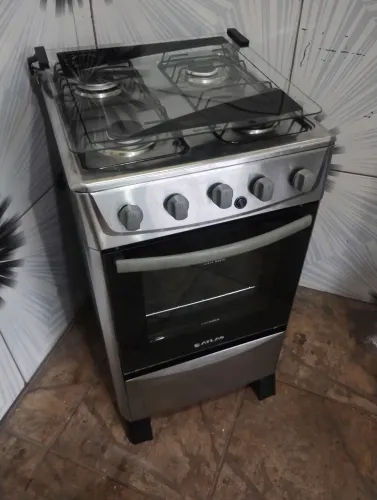 Vendo fogão semi novo 