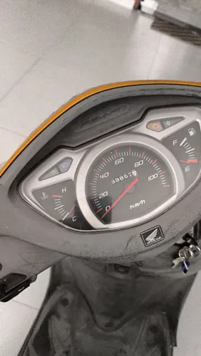 Vendo moto Honda lead só pra rodar