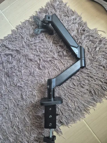 Braço articulado monitor
