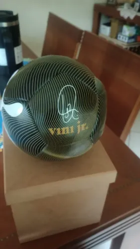 mini bola Vini Jr. preta nova sem uso