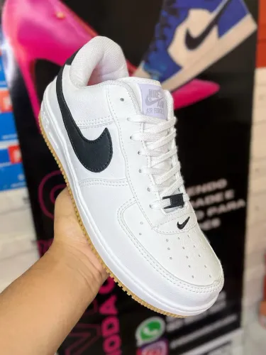 Tênis Nike Airforce branco com detalhes preto a pronta entrega 