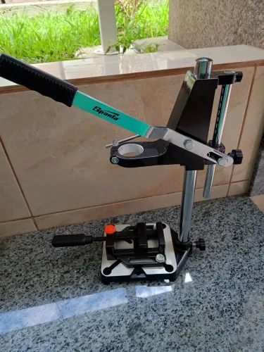 Vendo suporte para furadeira com morsa, nova da marca SPARTA.