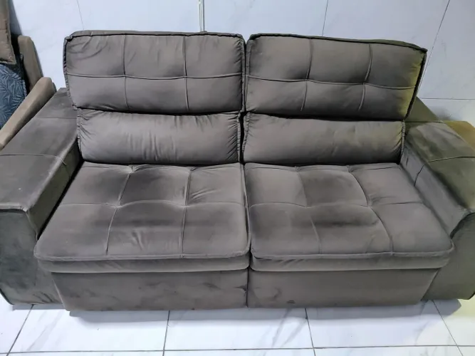 Sofá retrátil e reclinável 