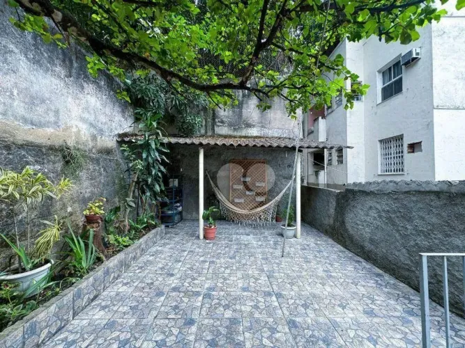 Casa 2 quartos em vila com quintal no Grajaú  1 vaga