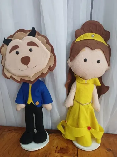 Bela e a Fera em Feltro para Decoração