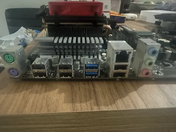 Placa mae gigabyte GA-970A-DS3P - p/ AMD c/ 4 slots RAM DDR3