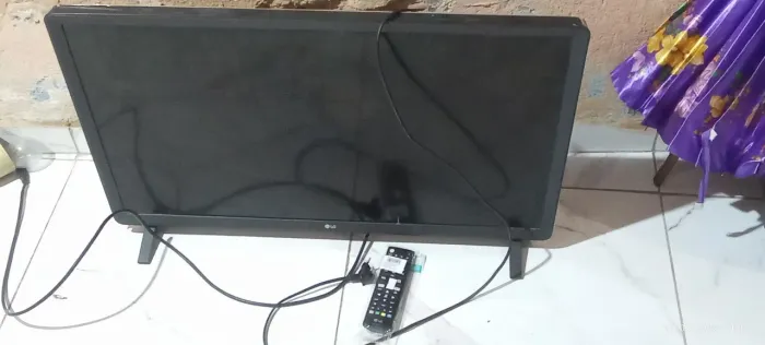 Smart TV 32 polegadas com a tela quebrada