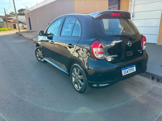 Nissan March SR 1.6 16V Flex Fuel 5P 2012