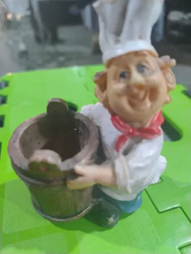 Paliteiro de Mesa Cozinheiro de Resina Falando