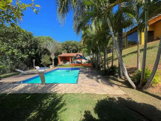 Casa de alto padrão em condomínio na Granja Viana-SP: 4 quartos, 2 suítes, 3 salas, 5 banh
