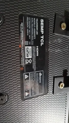 Tv 40 e 43 polegadas com a tela queimada